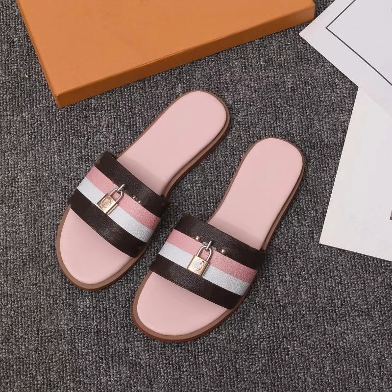 high quality luxury woman slippers fashion Beach Thick bottom slippers platform Alphabet lady Sandals Leather slides slippers shoe, Black
high quality luxury woman slippers fashion Beach Thick bottom slippers platform Alphabet lady Sandals Leather slides slippers shoe, Black