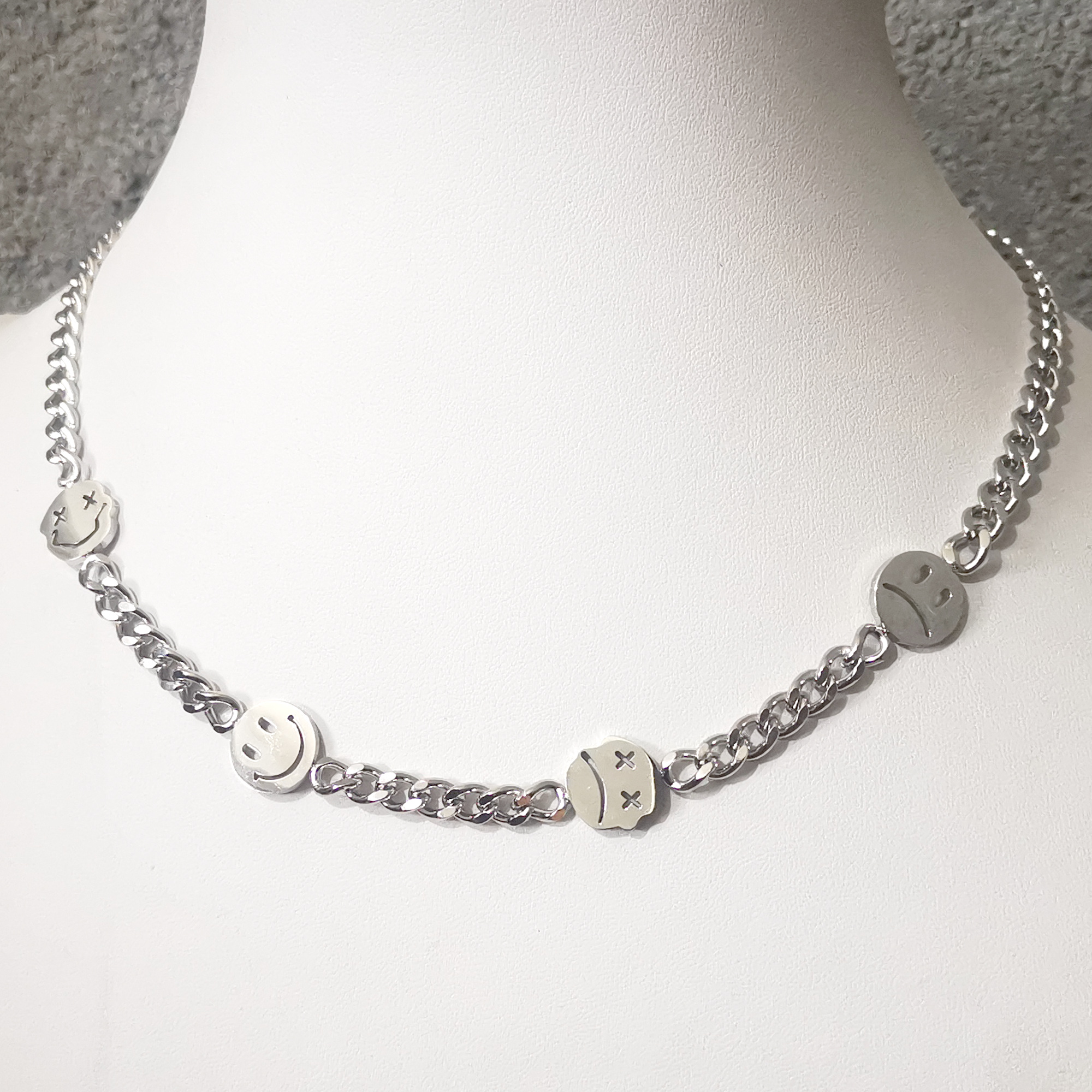 46cm or 18 inch Stainless Steel Cute Face Smiley Chain Necklace Punk Hip Hop Street Dance Rock Men Women, Silver
46cm or 18 inch Stainless Steel Cute Face Smiley Chain Necklace Punk Hip Hop Street Dance Rock Men Women, Silver