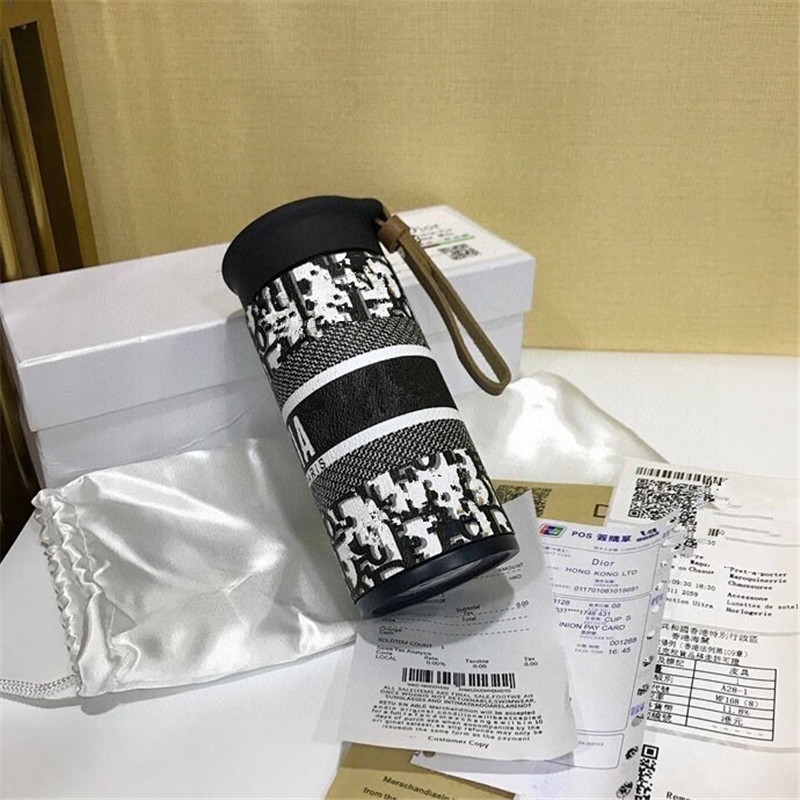 280ml classic design Water Bottles unisex Thermos Cup flask home travel temperature displayLight Luxury Gift Box
280ml classic design Water Bottles unisex Thermos Cup flask home travel temperature displayLight Luxury Gift Box