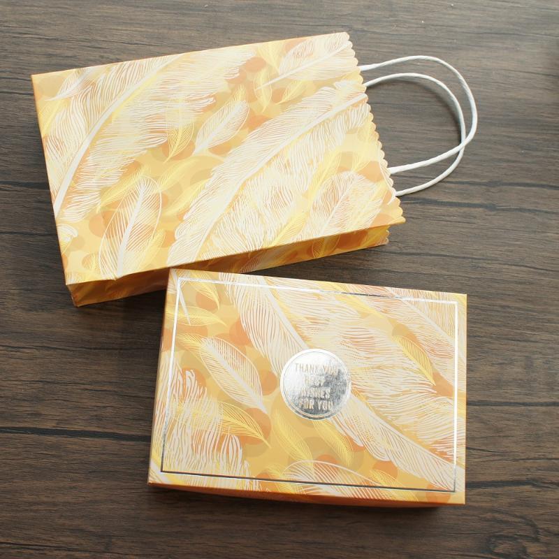Gift Wrap 21*14*5cm 5pcs Silver Line Yellow Feather Paper Box As Macaron Chocolate Cookie Wedding Favor Birthday Party Gifts Packaging
Gift Wrap 21*14*5cm 5pcs Silver Line Yellow Feather Paper Box As Macaron Chocolate Cookie Wedding Favor Birthday Party Gifts Packaging