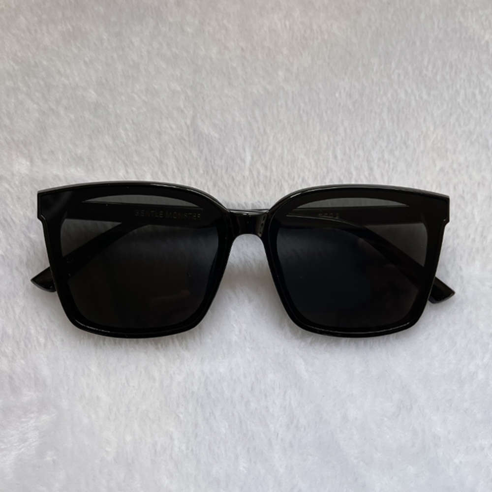 2021 Brand New Women Digner Sunglass Gentle Large Frame Sun glass Lady GM Vintage Monster Elegant Sunglass UV400 TEGA
2021 Brand New Women Digner Sunglass Gentle Large Frame Sun glass Lady GM Vintage Monster Elegant Sunglass UV400 TEGA