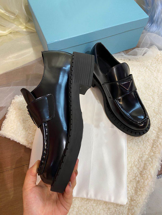 2021 high quality designer shoes fashion patent leather thick soled dress spring and autumn student dinner sexy women's triangle button noble size 34-40, No box;fast customs clearance
2021 high quality designer shoes fashion patent leather thick soled dress spring and autumn student dinner sexy women's triangle button noble size 34-40, No box;fast customs clearance