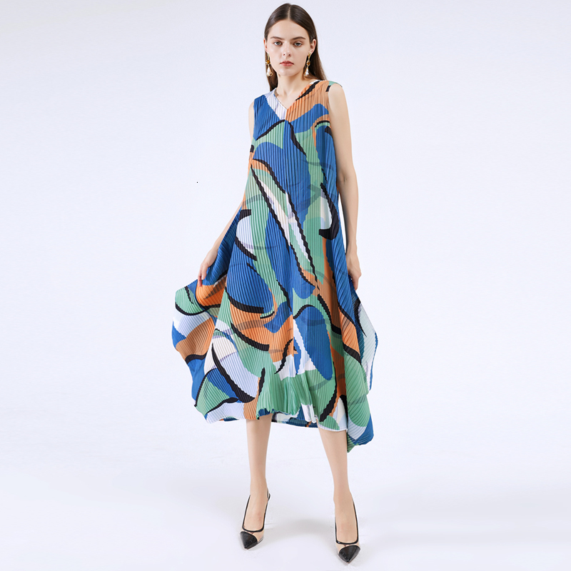 2021 New Pleated Sleeveless Geometric Painted Printed Summer V-neck Waist Wide Loose Oversized Beach Korean Dwnd, Photo color
2021 New Pleated Sleeveless Geometric Painted Printed Summer V-neck Waist Wide Loose Oversized Beach Korean Dwnd, Photo color