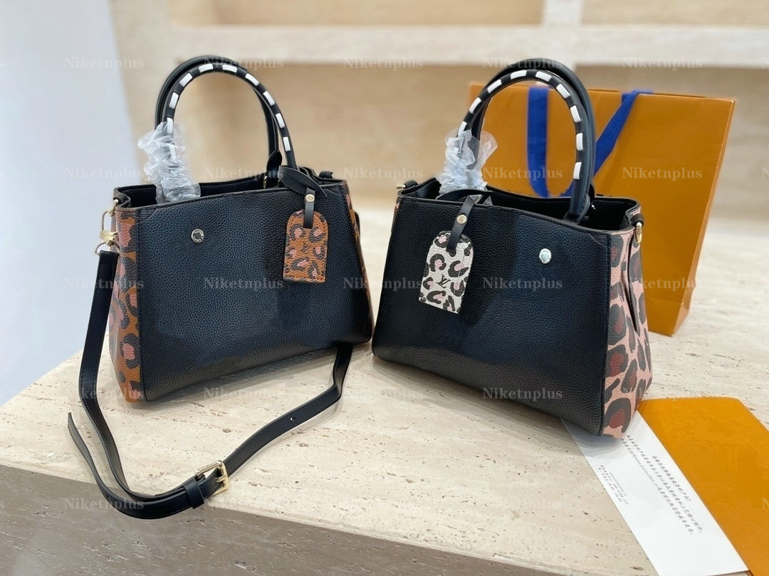 Emboss MONTAIGNE Leopard Print Shoulder Crossbody Bags Totes Purse Designer Cowhide Handbags Women Messenger Shopping Bag
Emboss MONTAIGNE Leopard Print Shoulder Crossbody Bags Totes Purse Designer Cowhide Handbags Women Messenger Shopping Bag