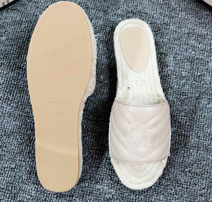 Beach brand slippers Summer Women Shoes fashion women flip-flops 100% leather Letters lady Slippers Bath Ladies slippers Large size 35-41, 08
Beach brand slippers Summer Women Shoes fashion women flip-flops 100% leather Letters lady Slippers Bath Ladies slippers Large size 35-41, 08