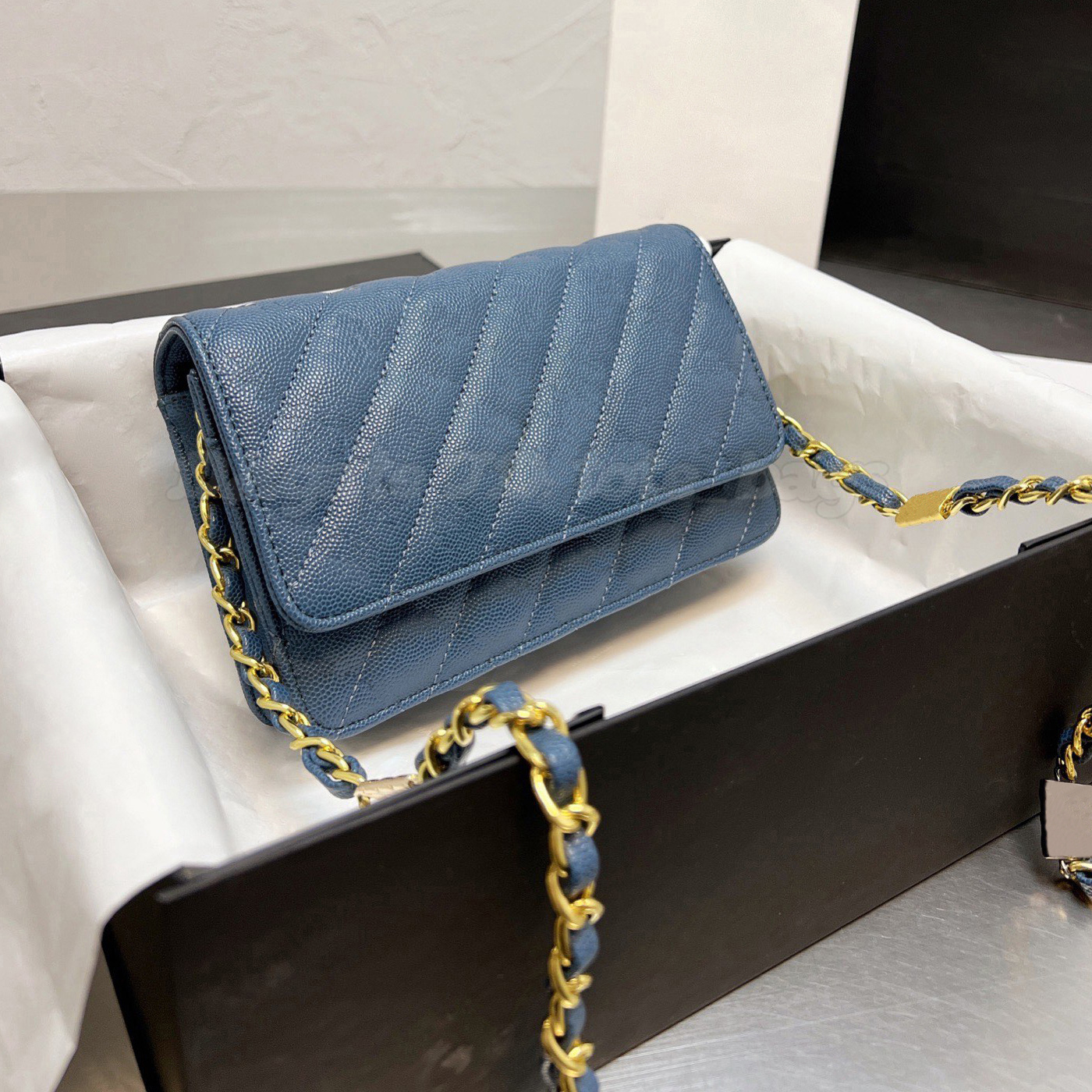 Wallet designer lady crossbody bags luxury card holder Caviar Leather purse Shopping Handbag Shoulder Messenger Envelope Interior Compartment clutch purses tote, No bag
Wallet designer lady crossbody bags luxury card holder Caviar Leather purse Shopping Handbag Shoulder Messenger Envelope Interior Compartment clutch purses tote, No bag