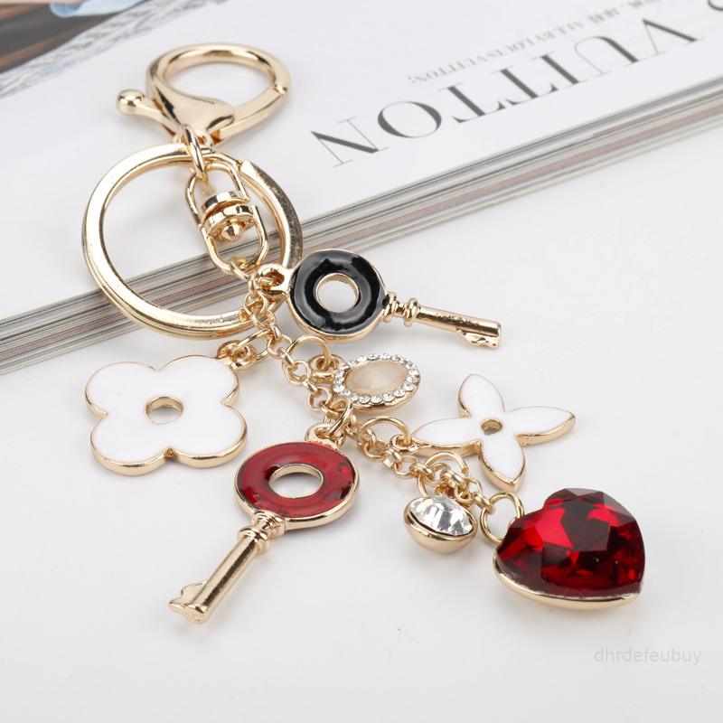 2022 New Trend Creative Simple Four-leaf Clover Keychain Flowers Chain Car Ring Female Bag Charm Pendant Fashion Tassels Rings Key
2022 New Trend Creative Simple Four-leaf Clover Keychain Flowers Chain Car Ring Female Bag Charm Pendant Fashion Tassels Rings Key
