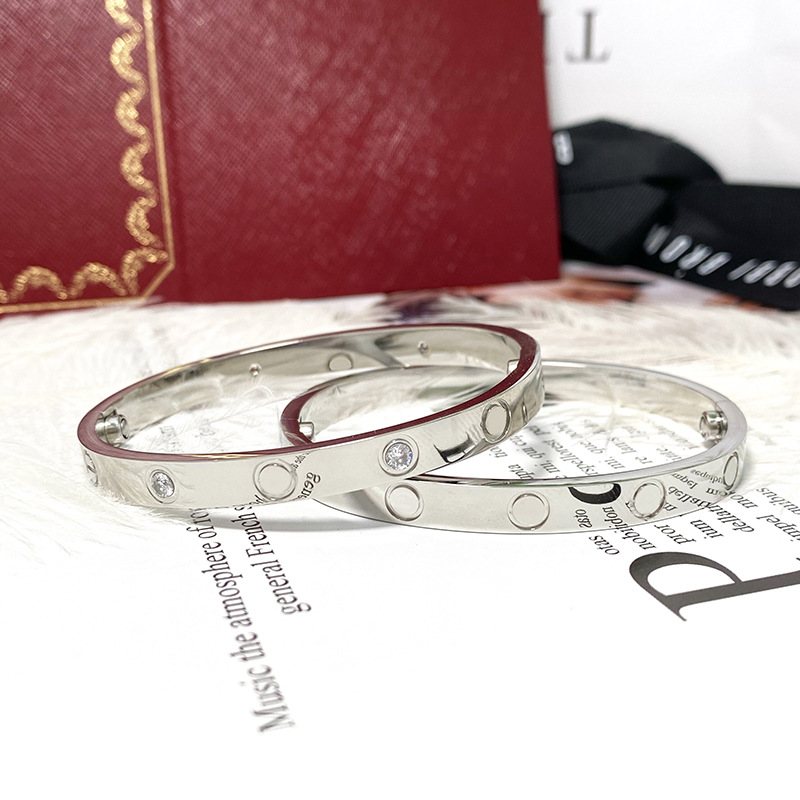 Men/Women Sizes High quality classic styles Snap Bangles titanium steel jewelry gold plated bangles men and women couple bracelet best gift
Men/Women Sizes High quality classic styles Snap Bangles titanium steel jewelry gold plated bangles men and women couple bracelet best gift