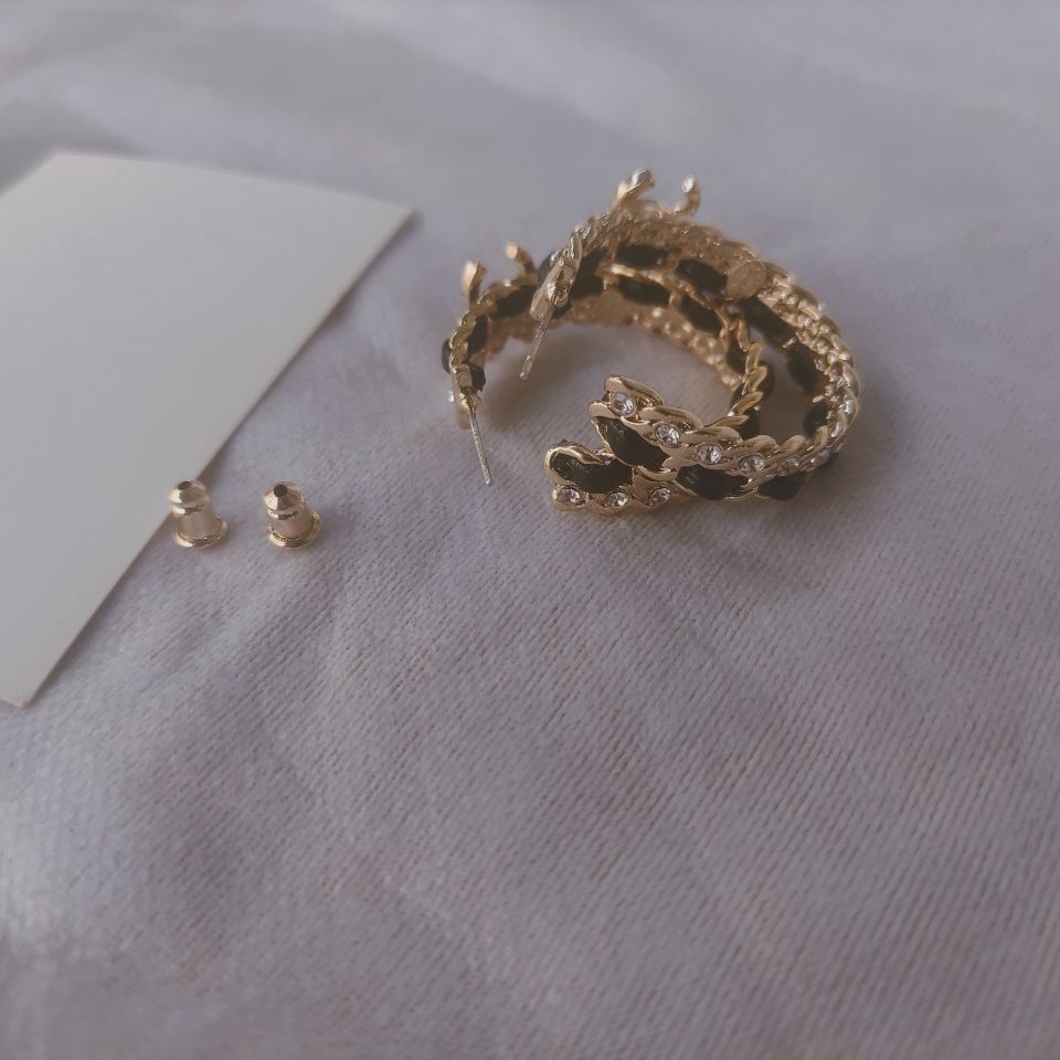 fashion Restoring ancient ways metal hoop earring accessories with rhinestone leather c symbol retro earrings
fashion Restoring ancient ways metal hoop earring accessories with rhinestone leather c symbol retro earrings