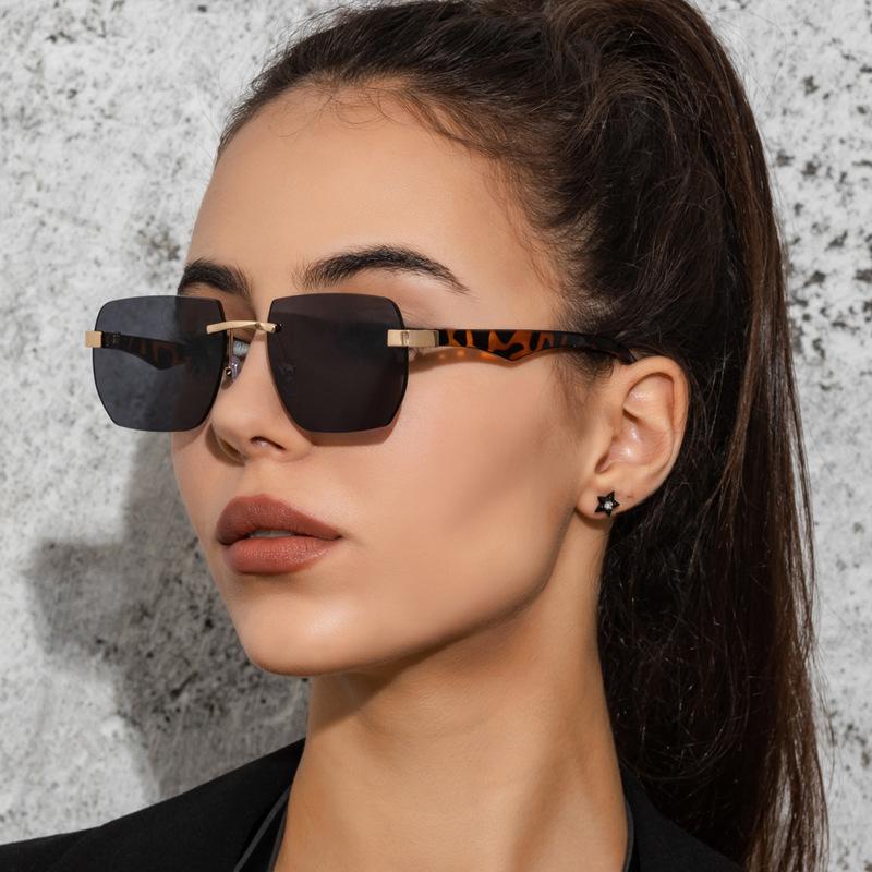 Sunglasses 2022 Fashion Luxury Rimless Square Women Vintage Irregular Gradient Sun Glasses Female Show Shades Men
Sunglasses 2022 Fashion Luxury Rimless Square Women Vintage Irregular Gradient Sun Glasses Female Show Shades Men