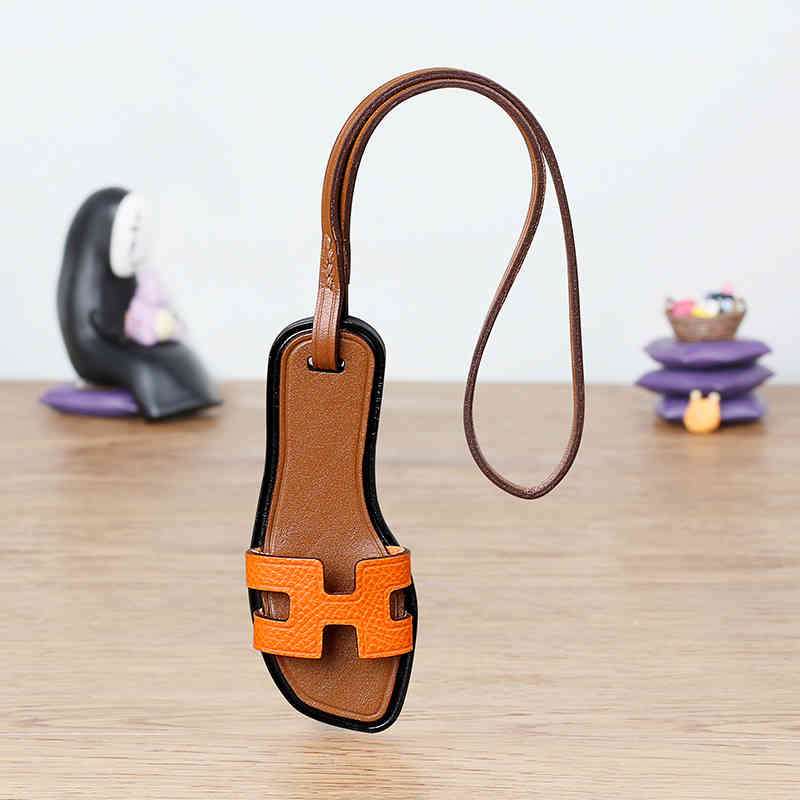 Brand Top Sandals Charm Trending Cow Leather Slipper Bag Ornament Luxury Trendy Shoe Keychain Women Accessory Pendant
Brand Top Sandals Charm Trending Cow Leather Slipper Bag Ornament Luxury Trendy Shoe Keychain Women Accessory Pendant