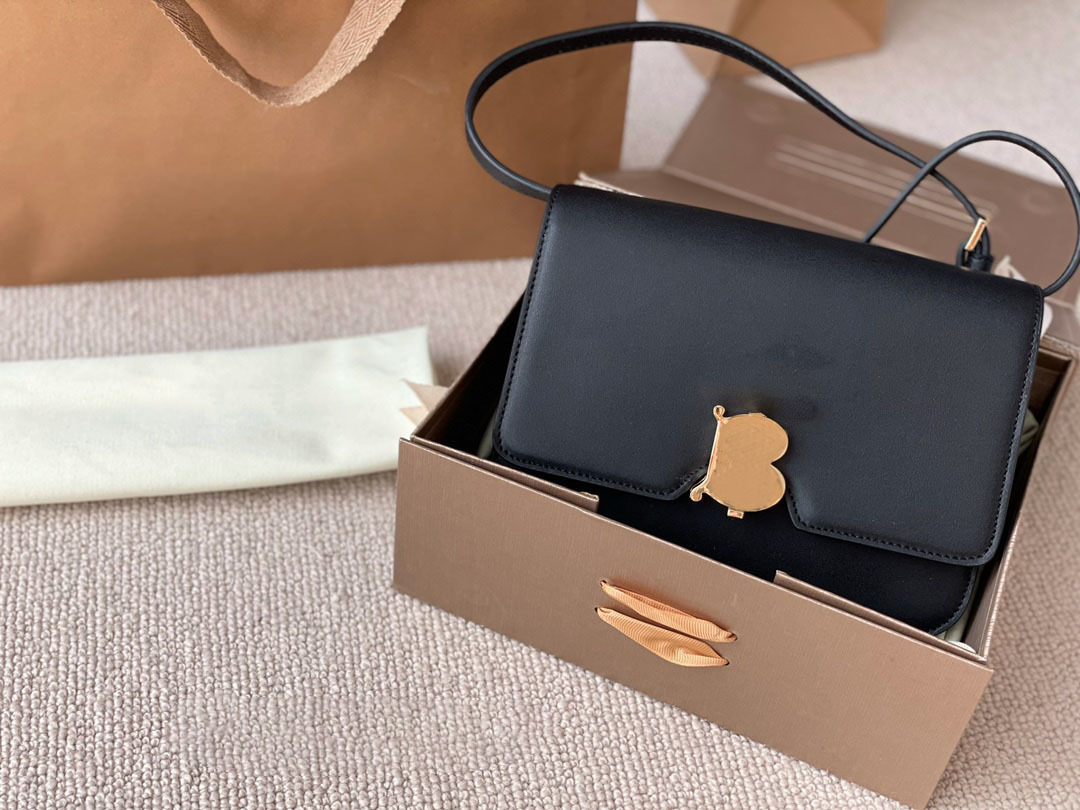 New shoulder bags 2021 Women handbag Crossbody bag brands designer handbags high quality flower printing bag purse 21*16cm 20621, Black
New shoulder bags 2021 Women handbag Crossbody bag brands designer handbags high quality flower printing bag purse 21*16cm 20621, Black