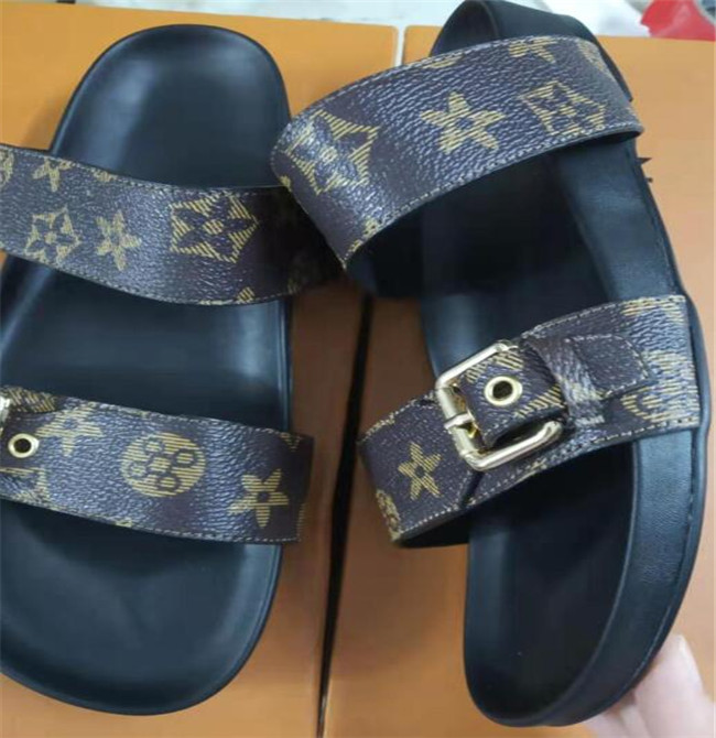 zxlvvn20 new men women Design Rubber slide sandal Floral brocade men slipper Flip Flops women striped Beach causal slipper
zxlvvn20 new men women Design Rubber slide sandal Floral brocade men slipper Flip Flops women striped Beach causal slipper