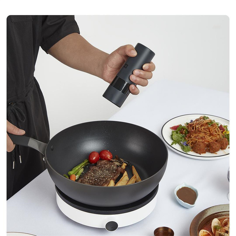 Electric Black Pepper Grinder Adjusts High Temperature Resistant Kitchen Portable Seasoning Fresh Grinding Mill
Electric Black Pepper Grinder Adjusts High Temperature Resistant Kitchen Portable Seasoning Fresh Grinding Mill