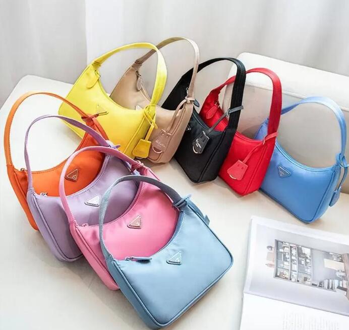 Top quality Designer hobo shoulder bag for women Messenger promotion Chest pack lady Tote chains handbags vintage foumas Nylon bags
Top quality Designer hobo shoulder bag for women Messenger promotion Chest pack lady Tote chains handbags vintage foumas Nylon bags