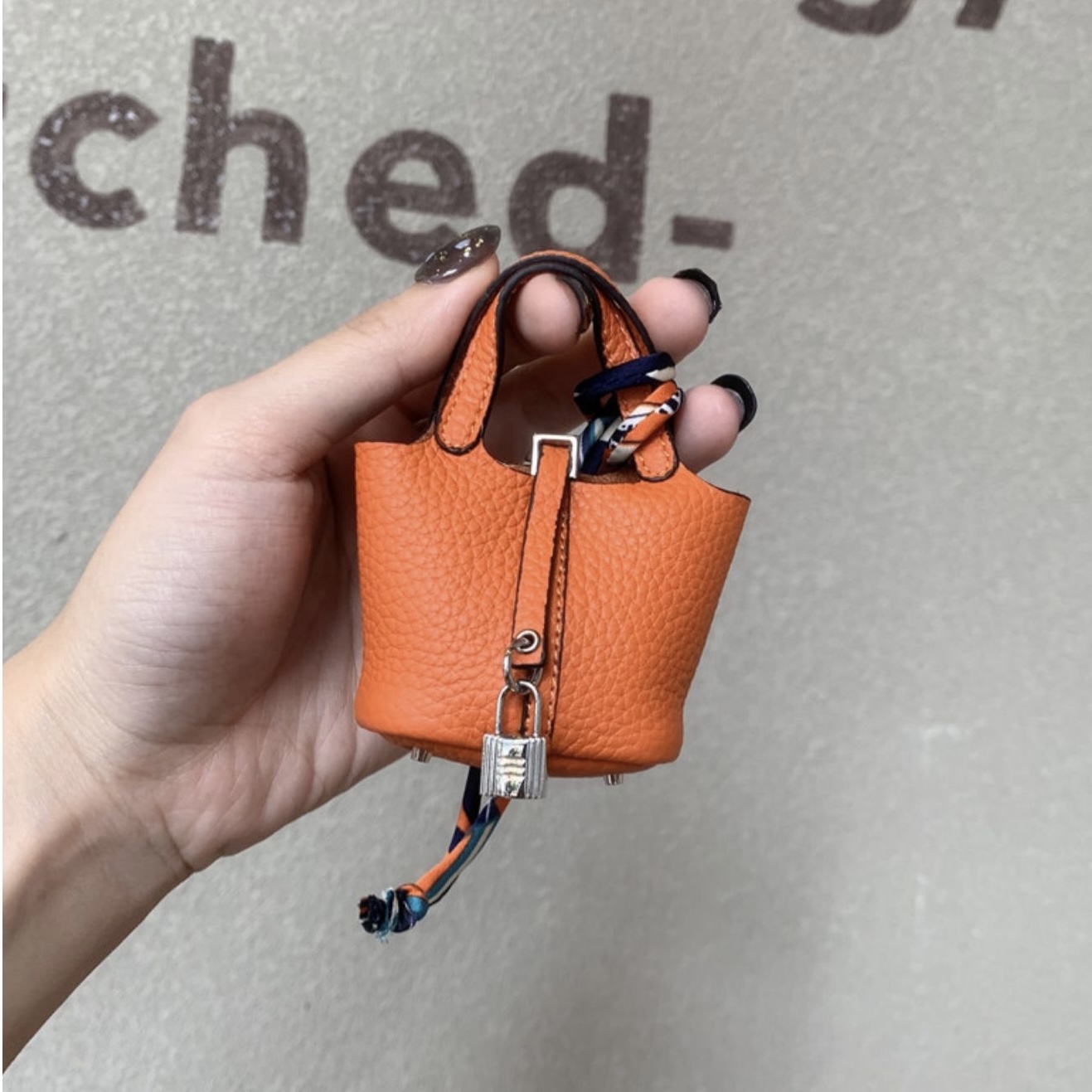 Mini Totes Kids purse Handbag for girl Designer bags hanger keychain Luxury case hook airpods cases earphone Accessories clutch bag keys ring lady shoulder bag, Freight make up the difference (not for
Mini Totes Kids purse Handbag for girl Designer bags hanger keychain Luxury case hook airpods cases earphone Accessories clutch bag keys ring lady shoulder bag, Freight make up the difference (not for