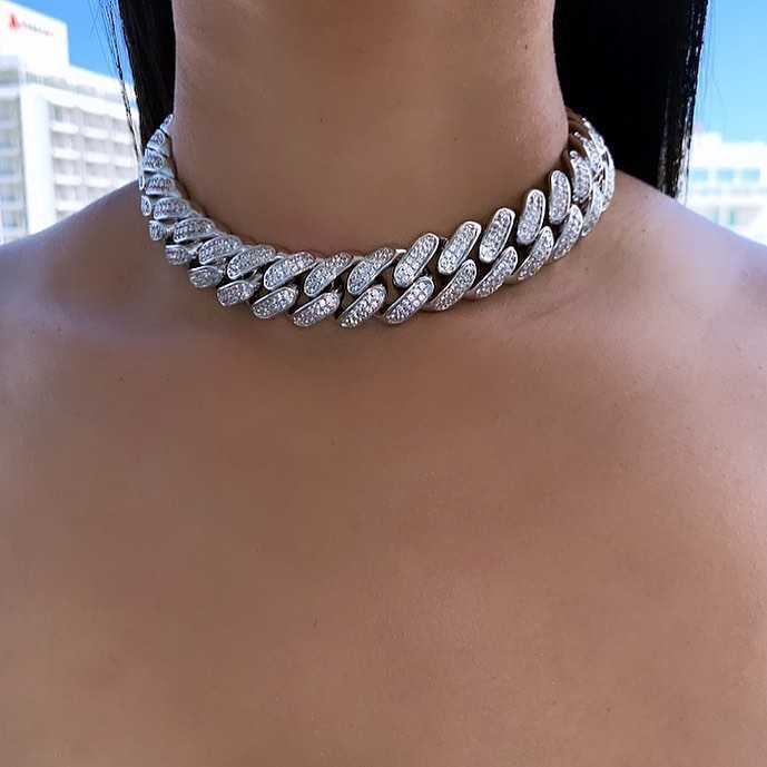 16mm big iced out bling Miami cuban choker necklace for women silver color 5A cz cuban chain 16 18 X0509
16mm big iced out bling Miami cuban choker necklace for women silver color 5A cz cuban chain 16 18 X0509