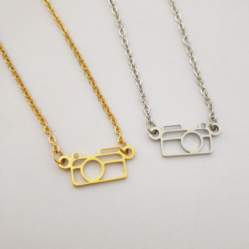 Pendant Necklaces Stainless Steel Camera Necklace For Women Lover's Jewelry Chain Choker Wedding Valentine's Day Gifts, Silver
Pendant Necklaces Stainless Steel Camera Necklace For Women Lover's Jewelry Chain Choker Wedding Valentine's Day Gifts, Silver