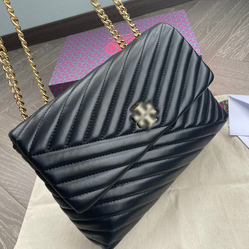 2021 New Tb Sheepskin Kira Flip Single Shoulder Messenger Women's Small Xiangfeng Lingge Chain Square Bag, White
2021 New Tb Sheepskin Kira Flip Single Shoulder Messenger Women's Small Xiangfeng Lingge Chain Square Bag, White