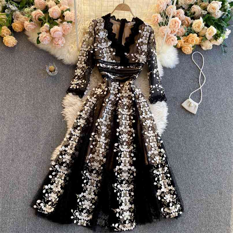 Party Fashion Ladies Embroidery Flower A-line Dress Women V Neck Elegant Vintage Clothing Vestido Feminino R359 210527