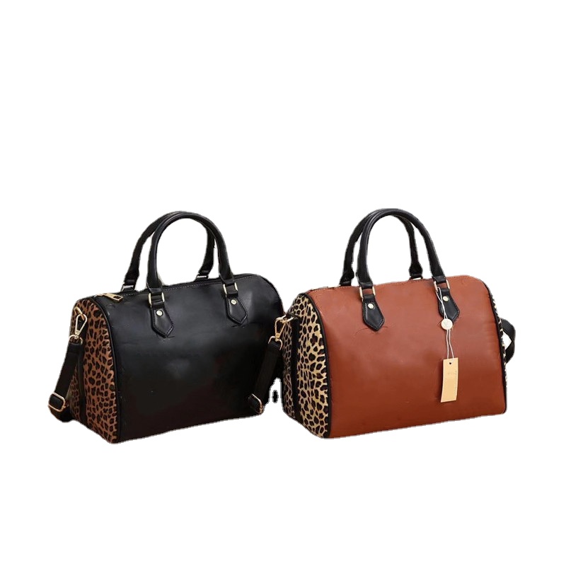 YQ M40392 Designer Women 30 Pillow Travel Bag PU Genuine Leather Wild at Heart Embossing leopard-print luxury Handbag Purse Tote ShoulderBag Crossbody Clutch, Add extra shipping
YQ M40392 Designer Women 30 Pillow Travel Bag PU Genuine Leather Wild at Heart Embossing leopard-print luxury Handbag Purse Tote ShoulderBag Crossbody Clutch, Add extra shipping