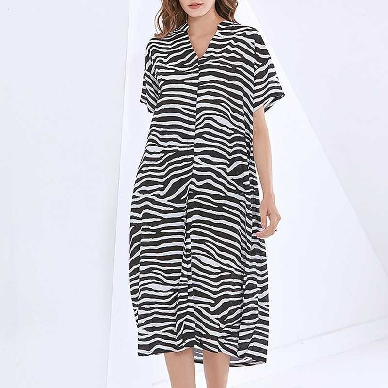 Summer V-neck Zebra Stipes Loose Waist Vestidos Thin Short Sleeve Women Dress Korean Fashion Office Lady Femme Robe 210525, Black and white
Summer V-neck Zebra Stipes Loose Waist Vestidos Thin Short Sleeve Women Dress Korean Fashion Office Lady Femme Robe 210525, Black and white