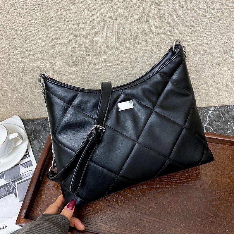 OLSITTI High Quality Solid Color Pu Leather Shoulder Bags for Women 2021 New Designer Diamond Lattice Messenger Bag Sac Epaule, Black
OLSITTI High Quality Solid Color Pu Leather Shoulder Bags for Women 2021 New Designer Diamond Lattice Messenger Bag Sac Epaule, Black
