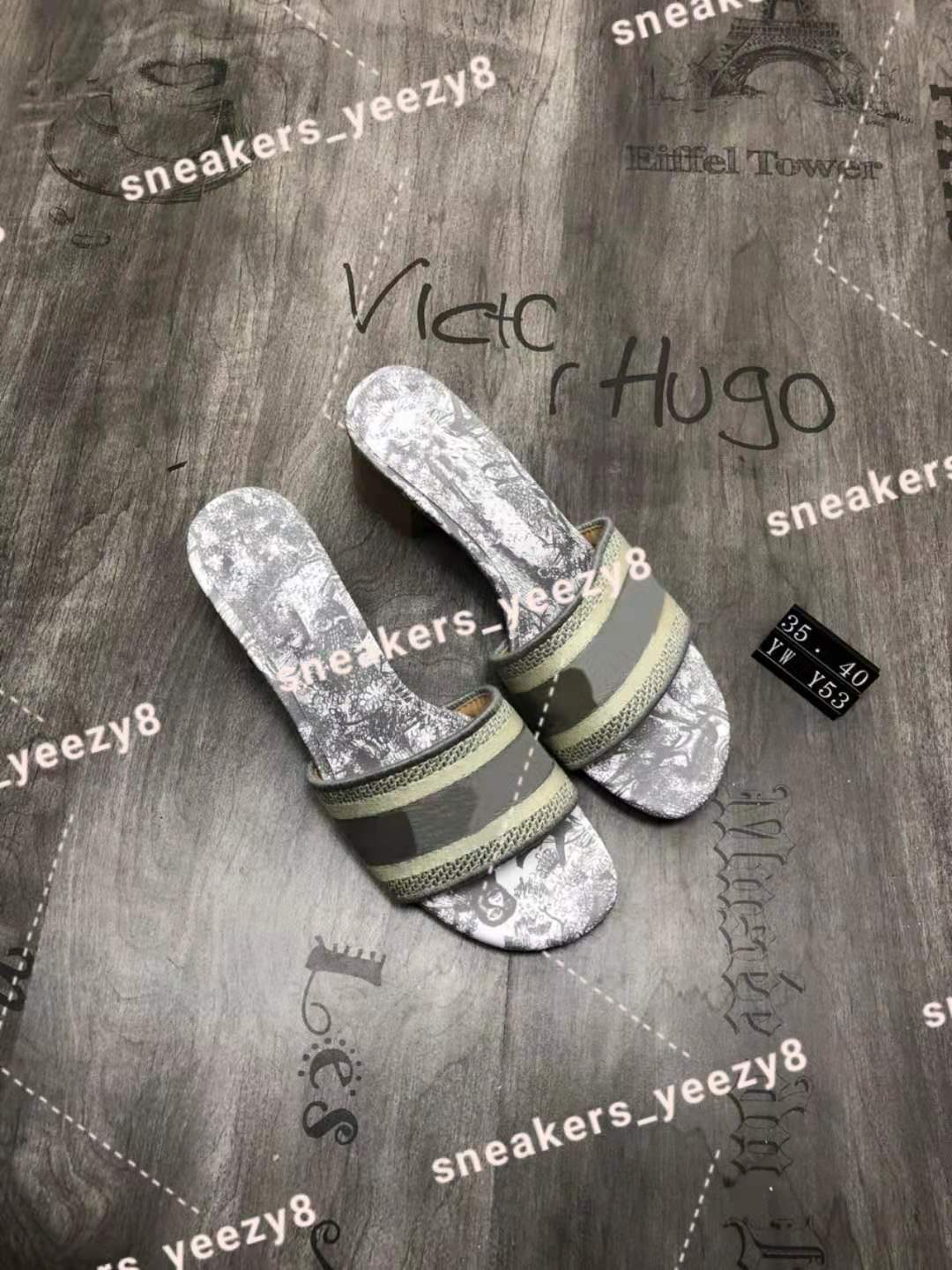 Women high luxury design small heel sandal retro alphabet Mosaic two color letters cotton embroidered toe open slippers spring summer fashion style 35-40, 111111
Women high luxury design small heel sandal retro alphabet Mosaic two color letters cotton embroidered toe open slippers spring summer fashion style 35-40, 111111
