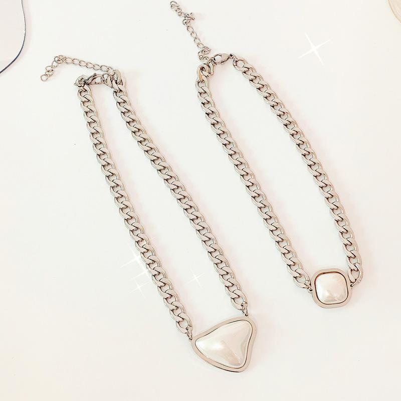 Pendant Necklaces Origin Summer Fashion Faux Pearl Irregular Square Geometric Necklace For Women Chunky Chain Jewelry
Pendant Necklaces Origin Summer Fashion Faux Pearl Irregular Square Geometric Necklace For Women Chunky Chain Jewelry