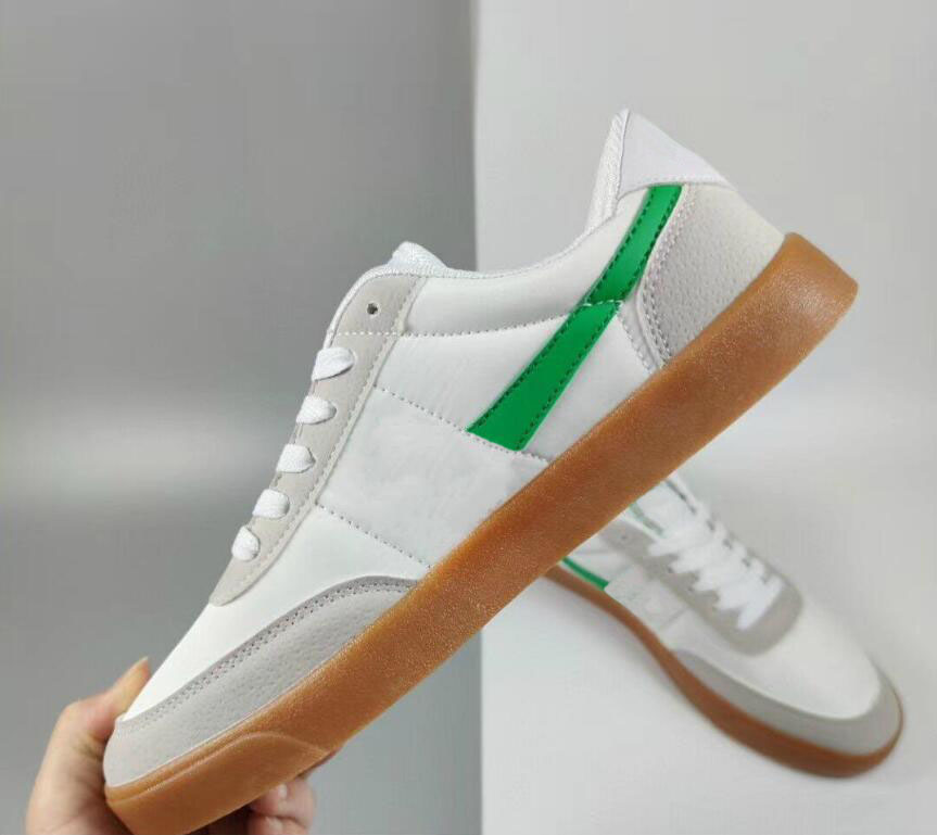 Spring Autumn Fashion Men's And Women's Casual Shoes Retro Flat Black Burgundy Green Blue 4 Colors Women Men Sneakers size 36-44
Spring Autumn Fashion Men's And Women's Casual Shoes Retro Flat Black Burgundy Green Blue 4 Colors Women Men Sneakers size 36-44