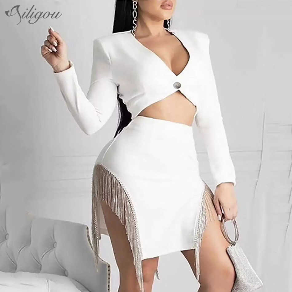 Summer Style Ladies Sexy Long Sleeve V-neck Tassel White Two Piece Bandage Set Celebrity Designer Fashion 210527
Summer Style Ladies Sexy Long Sleeve V-neck Tassel White Two Piece Bandage Set Celebrity Designer Fashion 210527