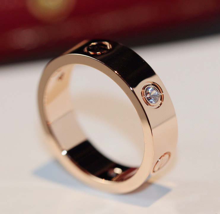 V gold Luxury quality punk band ring with three pcs diamond for women engagement jewelry gift have box stamp PS3177
V gold Luxury quality punk band ring with three pcs diamond for women engagement jewelry gift have box stamp PS3177