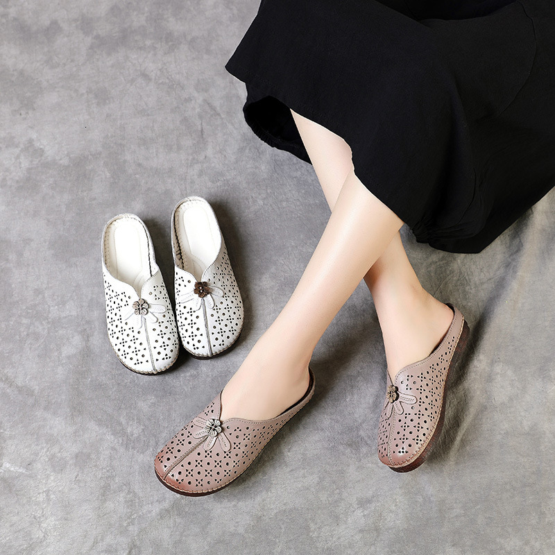 luxury slippers mom's sandals for wear summer holy leather middle aged and elderly women's flat bottomed baotou slippers, Black
luxury slippers mom's sandals for wear summer holy leather middle aged and elderly women's flat bottomed baotou slippers, Black