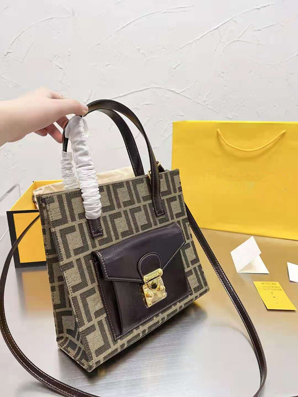 Designer Tote Bag Women Shoulder Handbags Luxury Crossbody Bags Soft Handbag Fashion Purse Cow Leather Packs High Quality, Brown
Designer Tote Bag Women Shoulder Handbags Luxury Crossbody Bags Soft Handbag Fashion Purse Cow Leather Packs High Quality, Brown