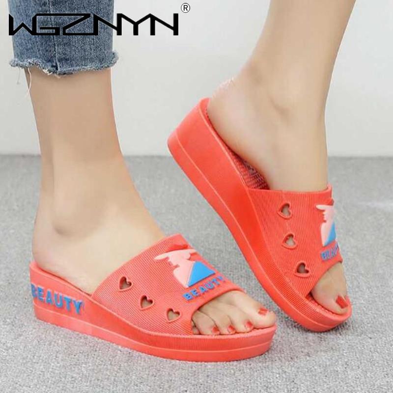 2021 New Slippers PVC Non Slip Bath Slippers Slides Summer Shoes Beach Flip Flops Shoes Women Soft Bottom Fashion Shoe
2021 New Slippers PVC Non Slip Bath Slippers Slides Summer Shoes Beach Flip Flops Shoes Women Soft Bottom Fashion Shoe