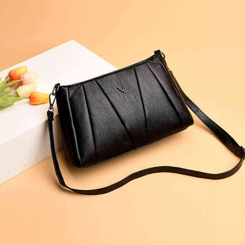HBP Non-Brand Middle aged Bag Korean simple solid color women's single shoulder embroidered soft leather fashionable mother', Red
HBP Non-Brand Middle aged Bag Korean simple solid color women's single shoulder embroidered soft leather fashionable mother', Red