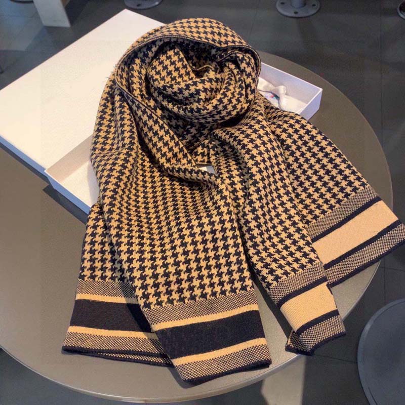 2021 Fashion scarves real silk scarf Keep warm high-quality scarfs style accessories simple Retro for womens luxury brand
2021 Fashion scarves real silk scarf Keep warm high-quality scarfs style accessories simple Retro for womens luxury brand