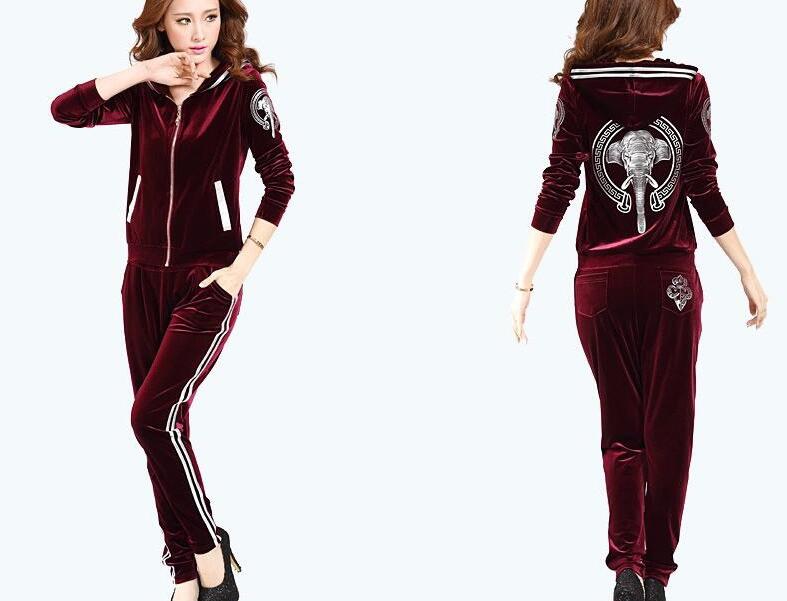 2021Designer women's spring fall velvet casual sports suit with hooded velvet tracksuit 2 piece, Red
2021Designer women's spring fall velvet casual sports suit with hooded velvet tracksuit 2 piece, Red