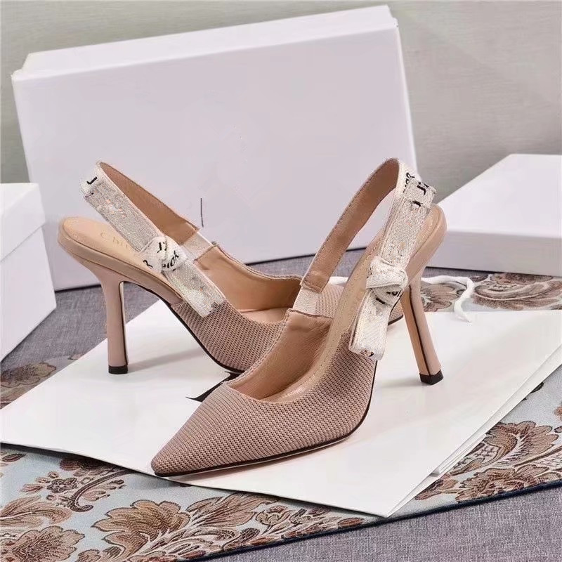 Summer high-heeled women's weaving sandals all-match fashion women's shoes ribbon pure color pointed toe shoes wedding shoes high heels 1CM, Black
Summer high-heeled women's weaving sandals all-match fashion women's shoes ribbon pure color pointed toe shoes wedding shoes high heels 1CM, Black