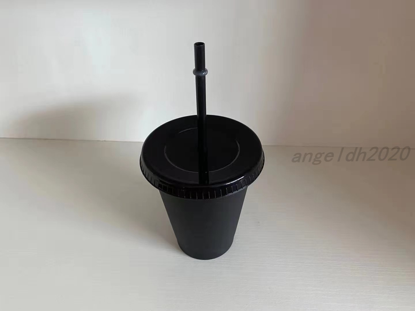 16 oz plastic beverage juice cup and straw magic coffee cup custom Starbucks plastic cup, free shipping, Black
16 oz plastic beverage juice cup and straw magic coffee cup custom Starbucks plastic cup, free shipping, Black