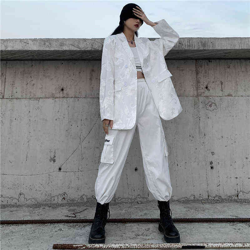 Gothic Vintage Women Jacket Long Sleeve Retro Silky Satin Blazer For Female Fashion Chinese Dragon Print White Outwears 211122