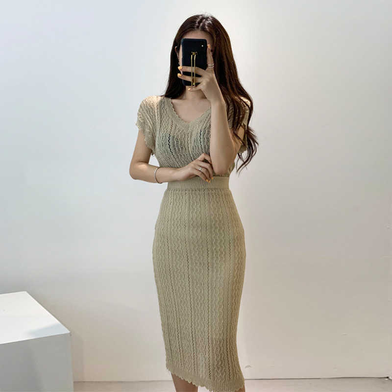 Women Sexy Two Piece Sets Summer V-neck Knitted Tops + Wrap Skirt Outfit Elegant Ladies Hollow Perspective Office Suit 210602
Women Sexy Two Piece Sets Summer V-neck Knitted Tops + Wrap Skirt Outfit Elegant Ladies Hollow Perspective Office Suit 210602