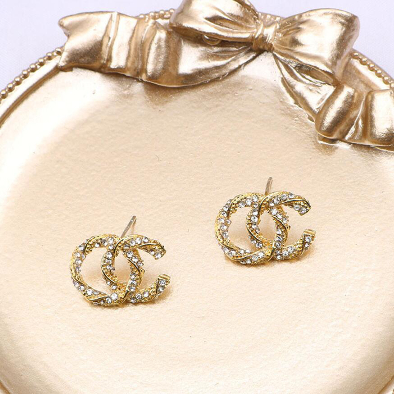 Charm Women Earrings 18K Gold Plated Earring Stud Designers Brand Double Letters Crystal Rhinestone Geometric Exaggerate Classic Wedding Par, Golden;silver
Charm Women Earrings 18K Gold Plated Earring Stud Designers Brand Double Letters Crystal Rhinestone Geometric Exaggerate Classic Wedding Par, Golden;silver