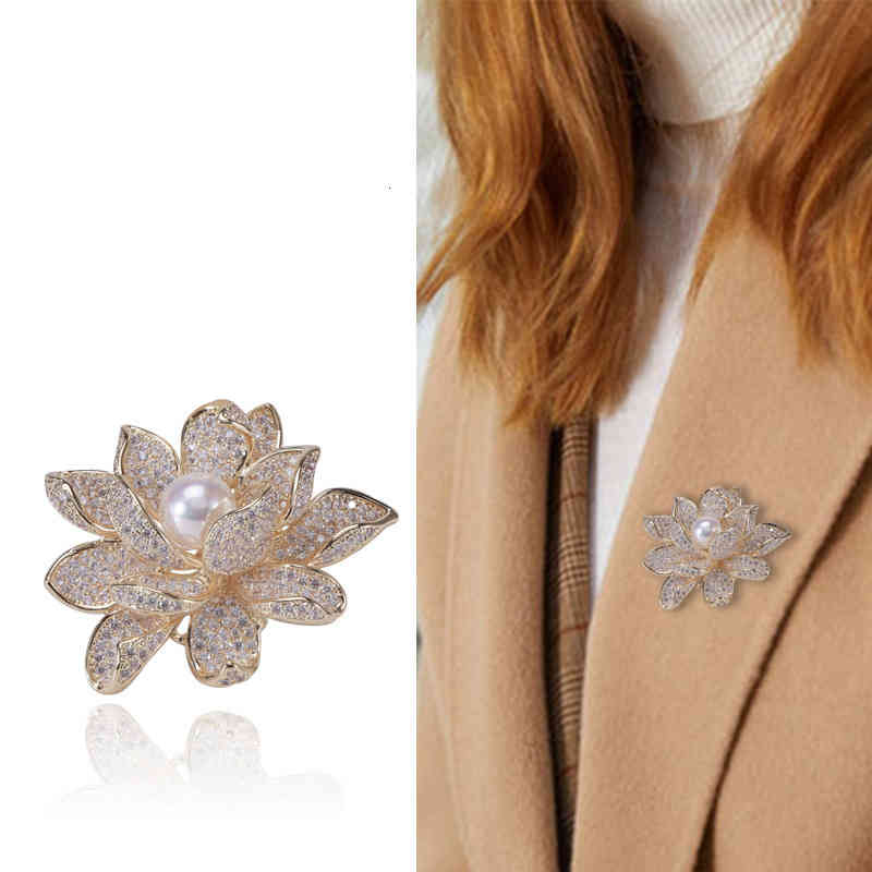 Fashion Korean Lotus Brooch Inlaid with Zircon Pearl