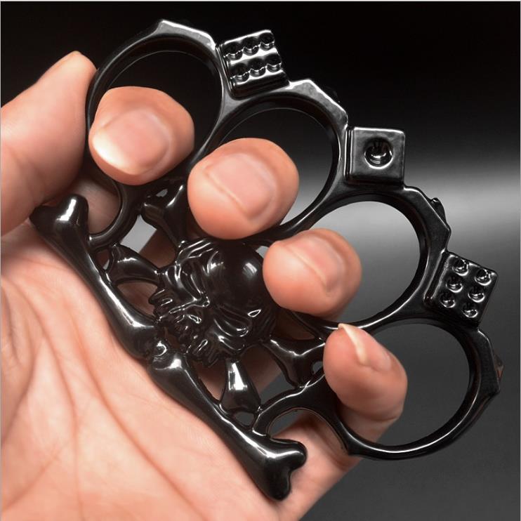 21 Skull hand clasp fist clasp tiger finger glove legal self-defense weapon iron four-finger tiger martial arts fighter brace ring, Black
21 Skull hand clasp fist clasp tiger finger glove legal self-defense weapon iron four-finger tiger martial arts fighter brace ring, Black