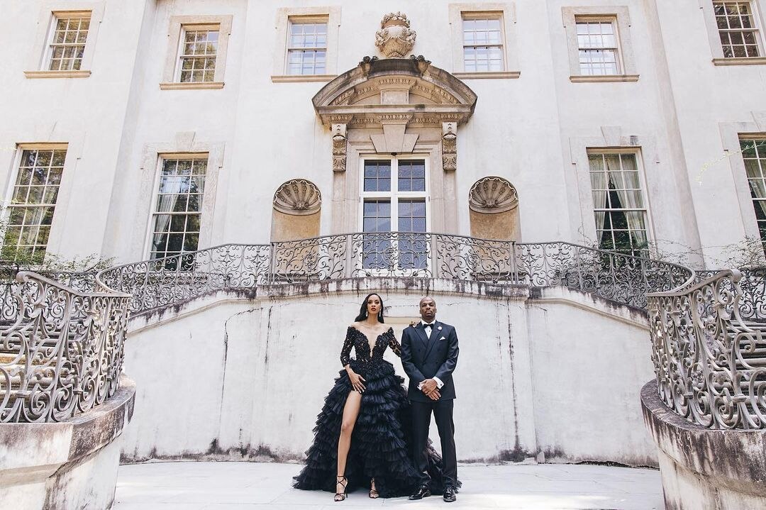 Black Long Sleeves Wedding Dresses Beaded Tiered Bridal Gowns Neckline Deep V Neck A Line Side Split Sweep Train Tulle robe de mariée