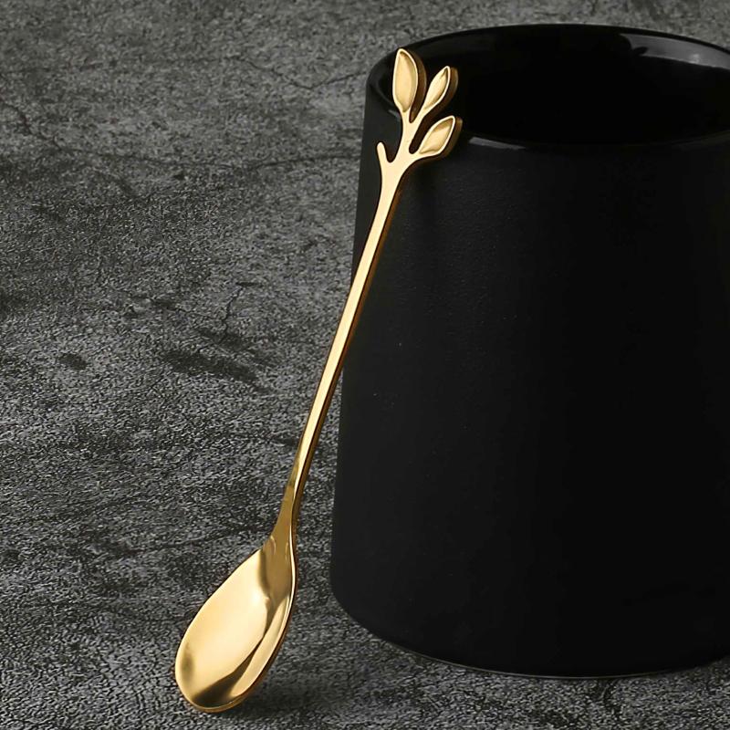 Spoons 1 Pcs Creative Vintage Fork Mini Royal Style Metal Gold Carved Coffee Fruit Dessert Kitchen Tool Teaspoon
Spoons 1 Pcs Creative Vintage Fork Mini Royal Style Metal Gold Carved Coffee Fruit Dessert Kitchen Tool Teaspoon