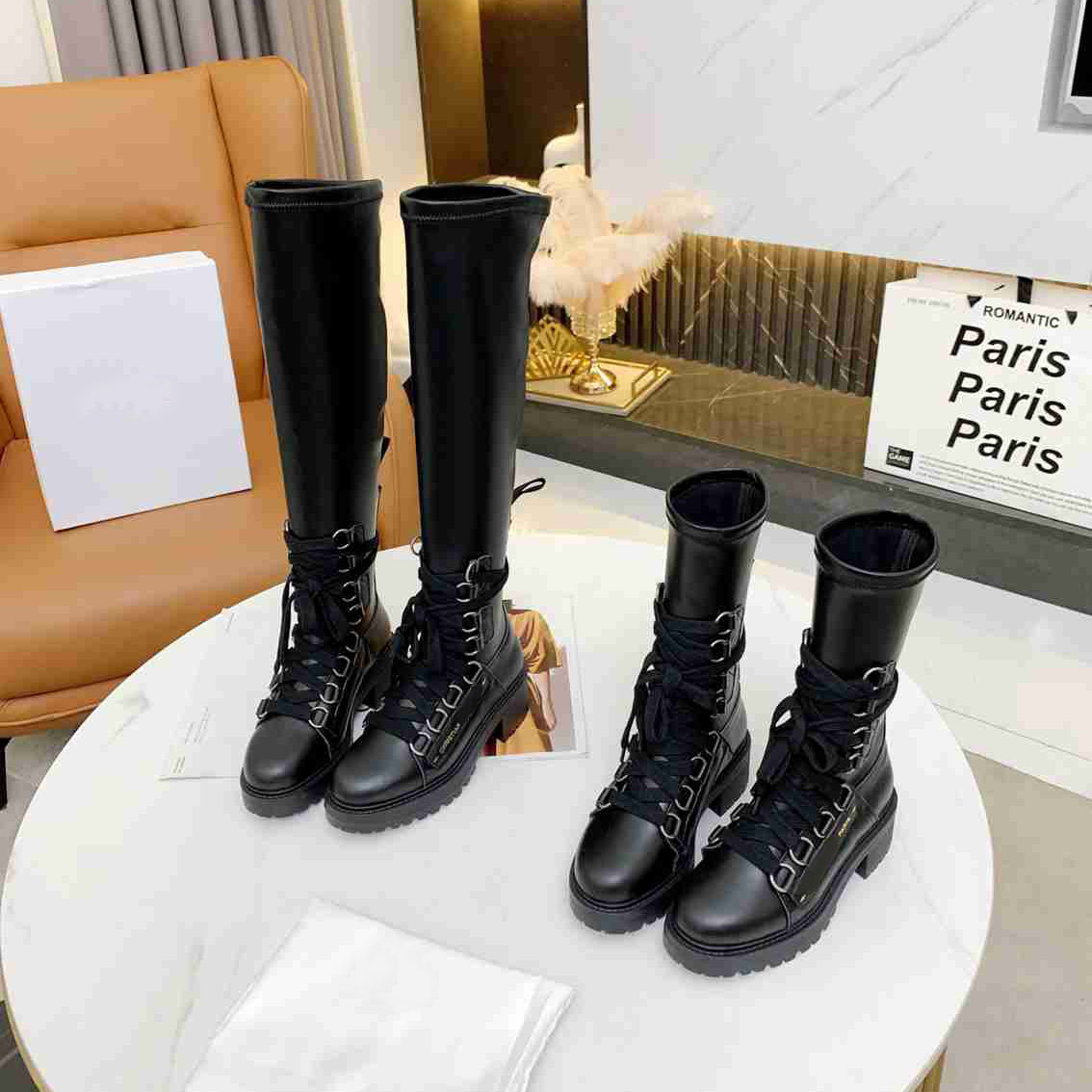 2021 Top Designer Ladies winter boot shoes Women FIGHT Ankle Boots Fashion leather Oblique Printed Military Booties size 35-41
2021 Top Designer Ladies winter boot shoes Women FIGHT Ankle Boots Fashion leather Oblique Printed Military Booties size 35-41