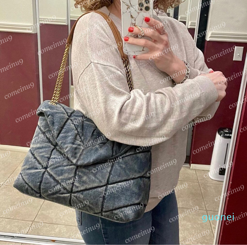 Factory Sell LouLou Puffers Denim Jeans Shoulder Flap Bags Top Quality Women's Frosted Cowhide Strap Heavy Chain Crossbody Bag 2021, Black
Factory Sell LouLou Puffers Denim Jeans Shoulder Flap Bags Top Quality Women's Frosted Cowhide Strap Heavy Chain Crossbody Bag 2021, Black