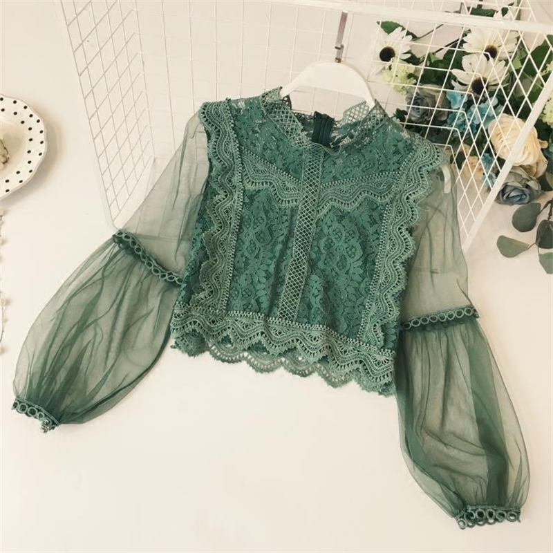 New Arrival Ladies Mesh Lace Hook Flower Lantern Sleeve Loose Retro Short Pullover Blouse Shirts Women Fashion Cute Voile Suits 210225